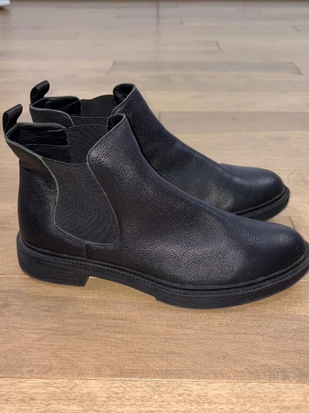 KENNETH COLE women's black boots size 8